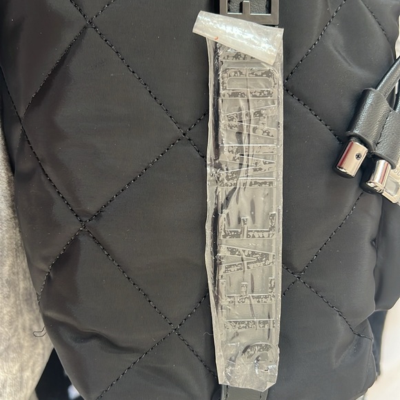 Steve Madden Bucket Bag Super Cute and Versatile! - Picture 12 of 12